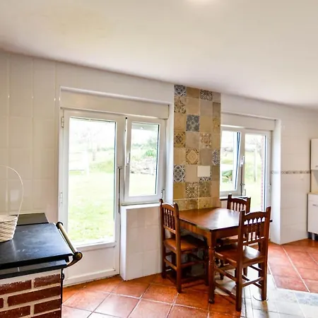 Amplia Con Jardin Y Piscina Pequena Holiday home Oruna