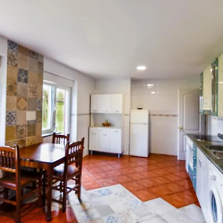 Amplia Con Jardin Y Piscina Pequena Holiday home Oruna