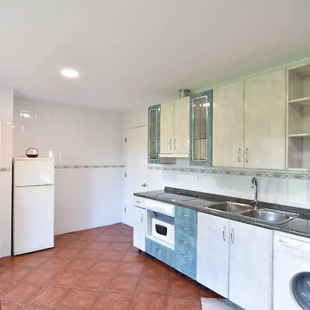 Amplia Con Jardin Y Piscina Pequena Holiday home
